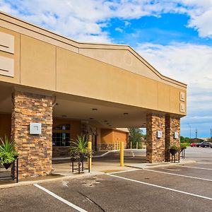 Crossroads Hotel & Event Center